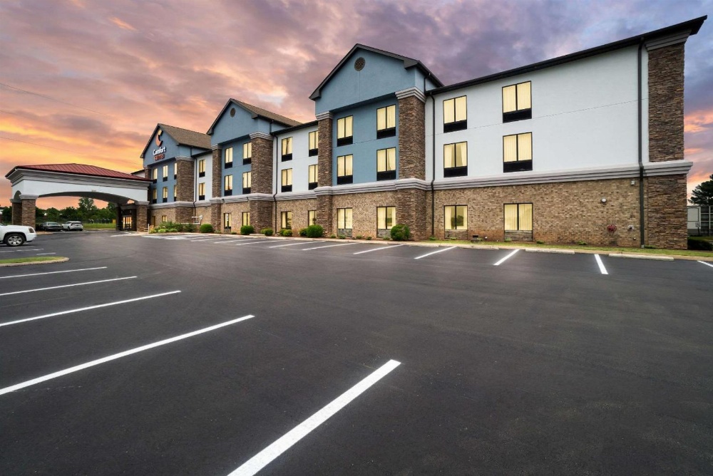 Comfort Suites Jackson I-40 Main image